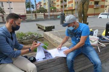 Concentración a las puertas de los juzgados de Telde por una ley antiokupas/TA.